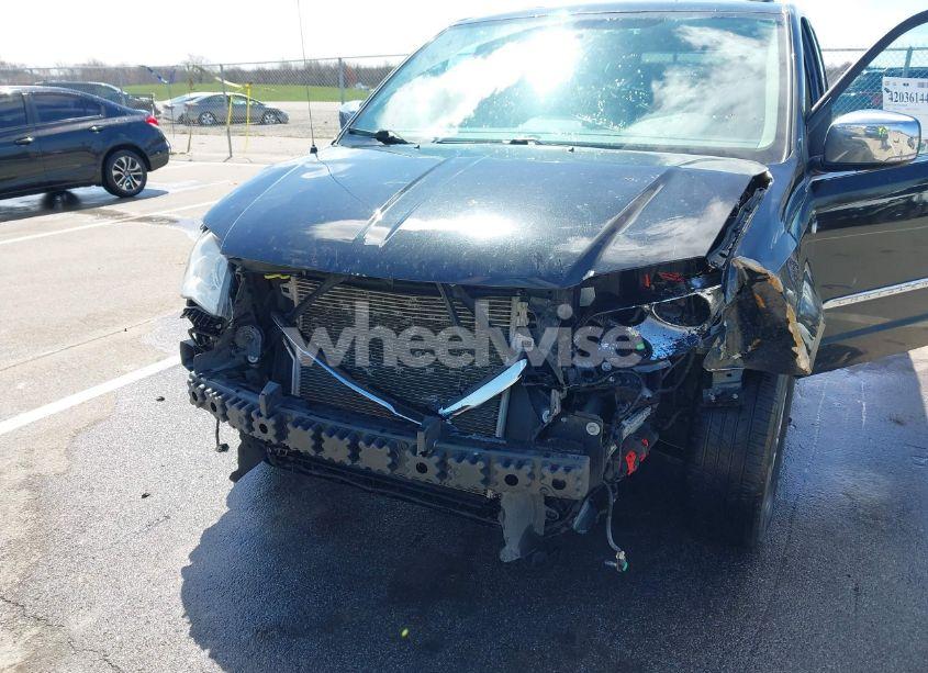 Photo 6 of 2014 Chrysler Town & COUNTRY TOURING-L 30TH ANNIVERSARY (VIN 2C4RC1CG9ER367876)