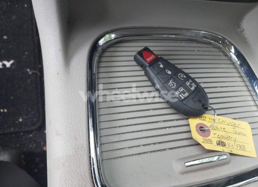 Photo 11 of 2014 Chrysler Town & COUNTRY TOURING-L 30TH ANNIVERSARY (VIN 2C4RC1CG9ER425968)