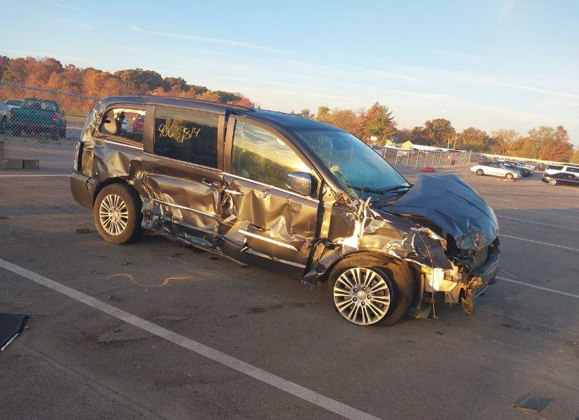 2014 Chrysler Town & COUNTRY TOURING-L (VIN 2C4RC1CG9ER455696) main photo