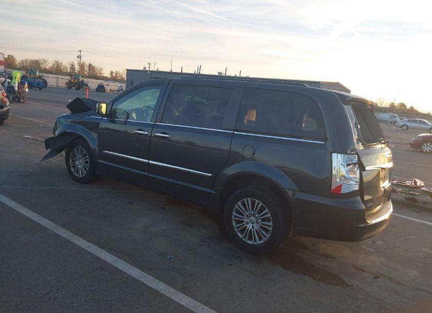 Photo 3 of 2014 Chrysler Town & COUNTRY TOURING-L (VIN 2C4RC1CG9ER455696)