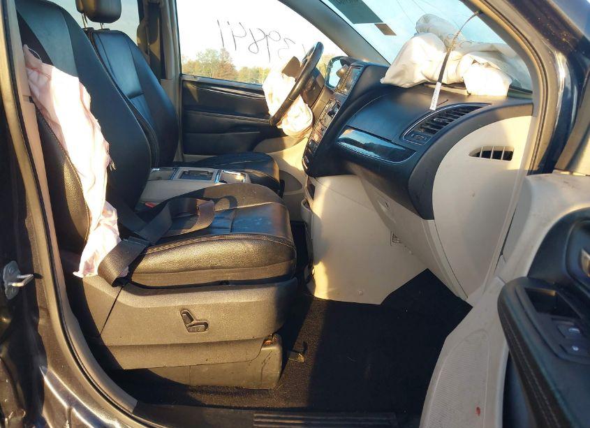 Photo 5 of 2014 Chrysler Town & COUNTRY TOURING-L (VIN 2C4RC1CG9ER455696)