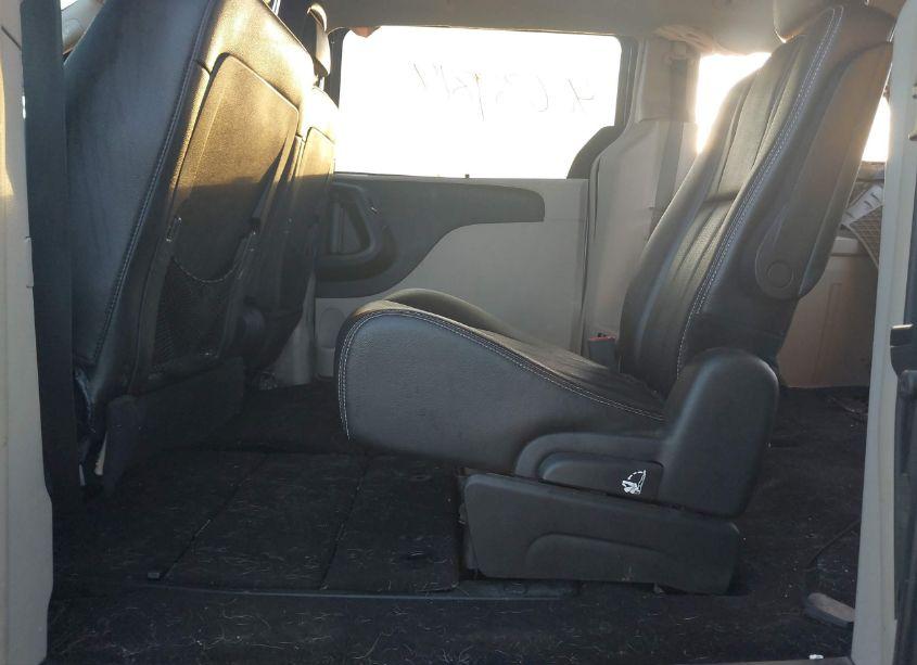 Photo 8 of 2014 Chrysler Town & COUNTRY TOURING-L (VIN 2C4RC1CG9ER455696)