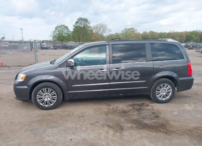 Photo 14 of 2015 Chrysler Town & COUNTRY TOURING-L (VIN 2C4RC1CG9FR646214)