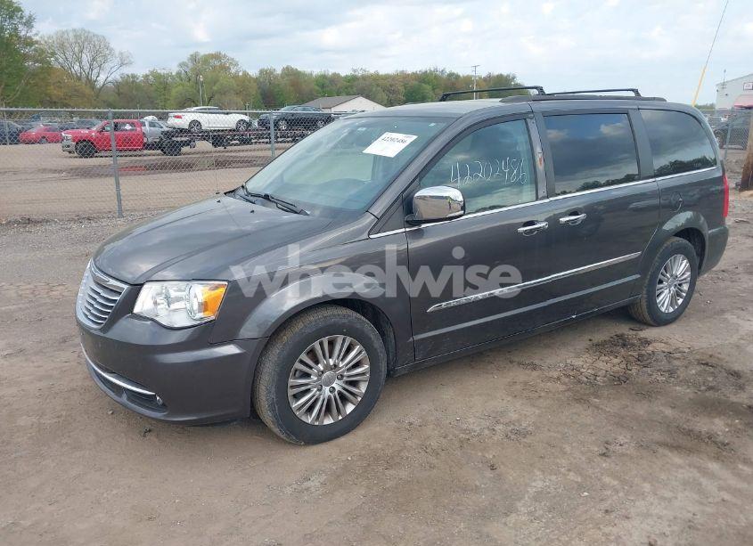 Photo 2 of 2015 Chrysler Town & COUNTRY TOURING-L (VIN 2C4RC1CG9FR646214)