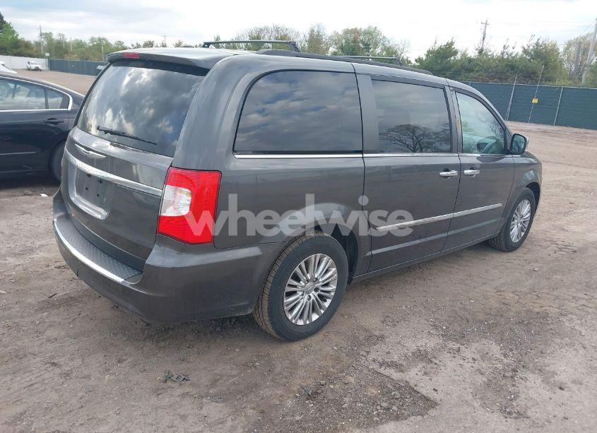 Photo 4 of 2015 Chrysler Town & COUNTRY TOURING-L (VIN 2C4RC1CG9FR646214)