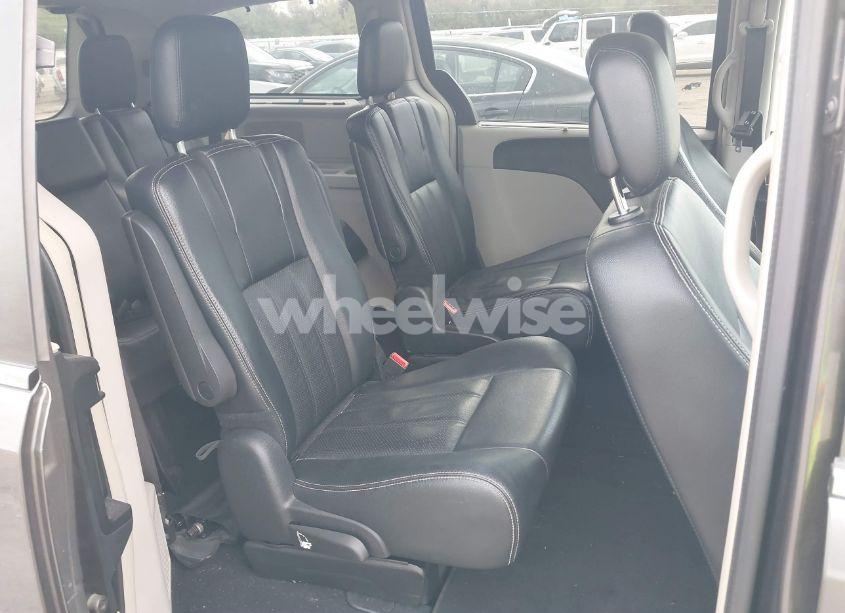 Photo 8 of 2015 Chrysler Town & COUNTRY TOURING-L (VIN 2C4RC1CG9FR646214)