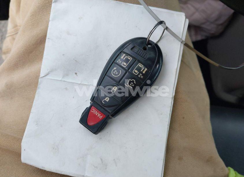 Photo 11 of 2015 Chrysler Town & COUNTRY TOURING-L (VIN 2C4RC1CG9FR677981)