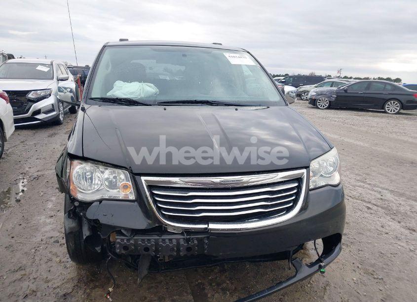 Photo 12 of 2015 Chrysler Town & COUNTRY TOURING-L (VIN 2C4RC1CG9FR677981)