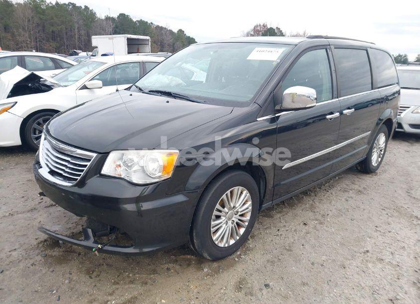 Photo 2 of 2015 Chrysler Town & COUNTRY TOURING-L (VIN 2C4RC1CG9FR677981)