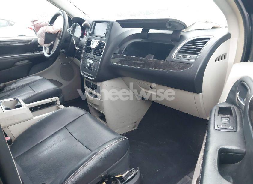 Photo 5 of 2015 Chrysler Town & COUNTRY TOURING-L (VIN 2C4RC1CG9FR677981)