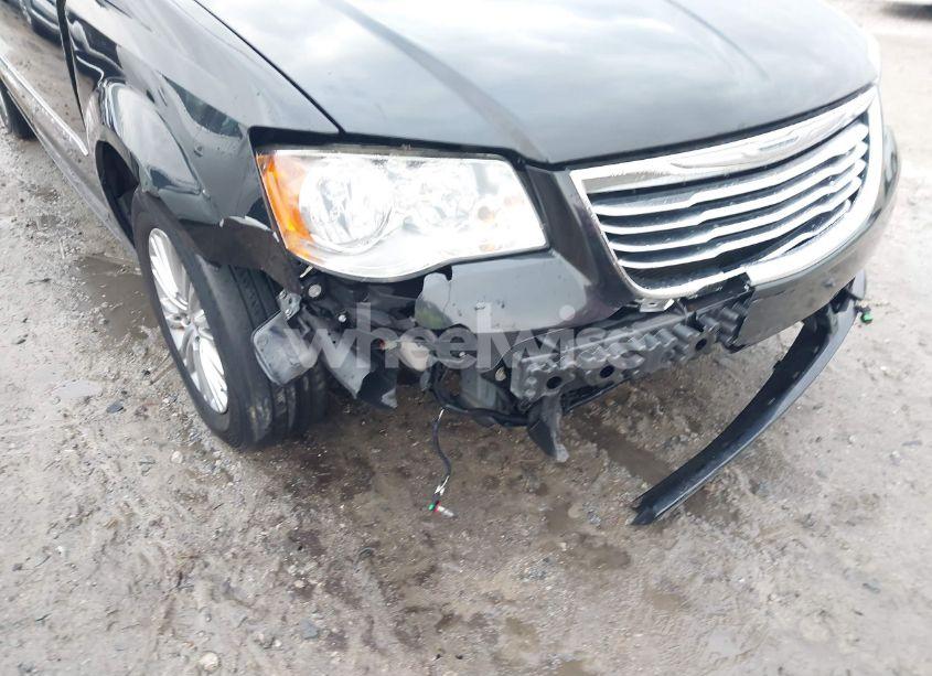 Photo 6 of 2015 Chrysler Town & COUNTRY TOURING-L (VIN 2C4RC1CG9FR677981)