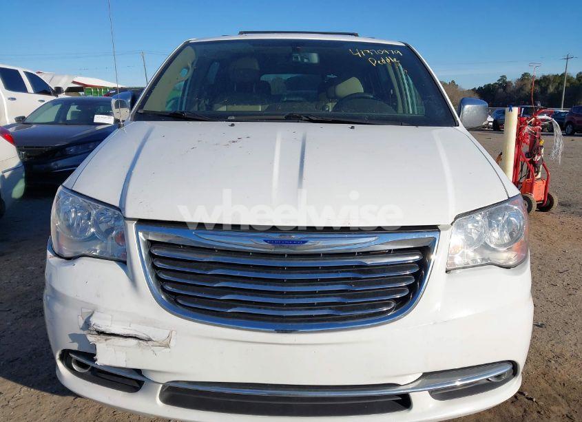 Photo 13 of 2016 Chrysler Town & COUNTRY TOURING-L ANNIVERSARY EDITION (VIN 2C4RC1CG9GR149004)