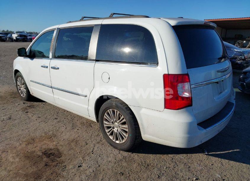 Photo 3 of 2016 Chrysler Town & COUNTRY TOURING-L ANNIVERSARY EDITION (VIN 2C4RC1CG9GR149004)