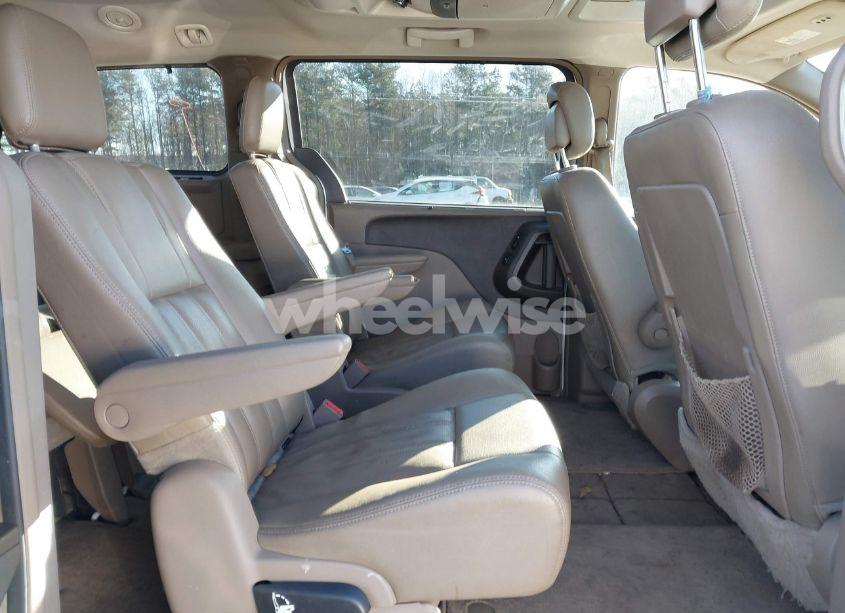 Photo 8 of 2016 Chrysler Town & COUNTRY TOURING-L ANNIVERSARY EDITION (VIN 2C4RC1CG9GR149004)