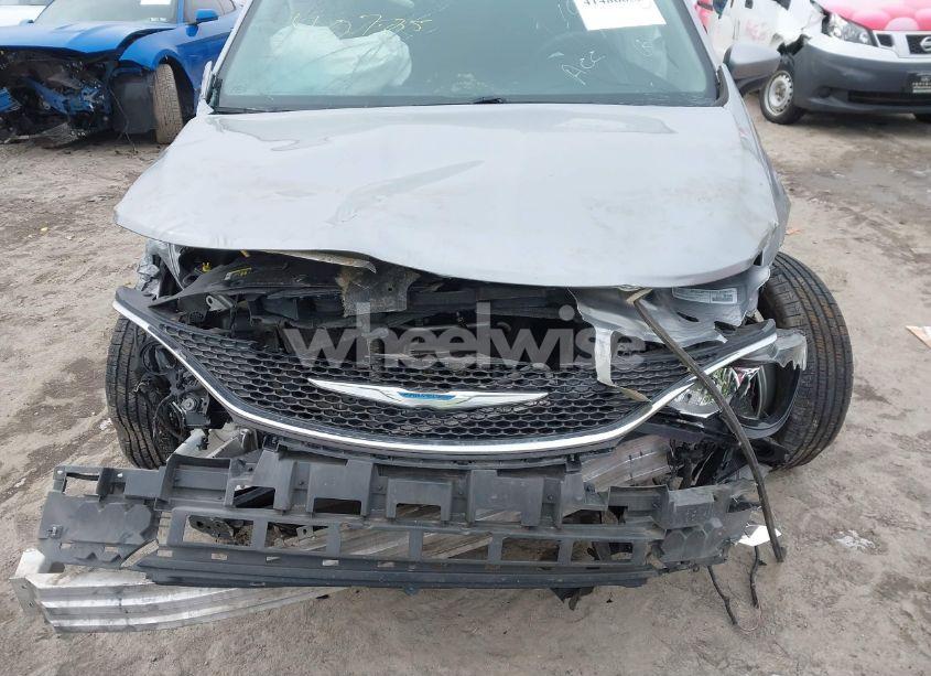 Photo 11 of 2018 Chrysler Pacifica LX (VIN 2C4RC1CG9JR130055)