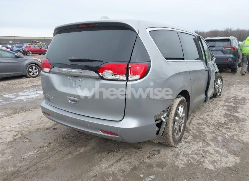 Photo 4 of 2018 Chrysler Pacifica LX (VIN 2C4RC1CG9JR130055)