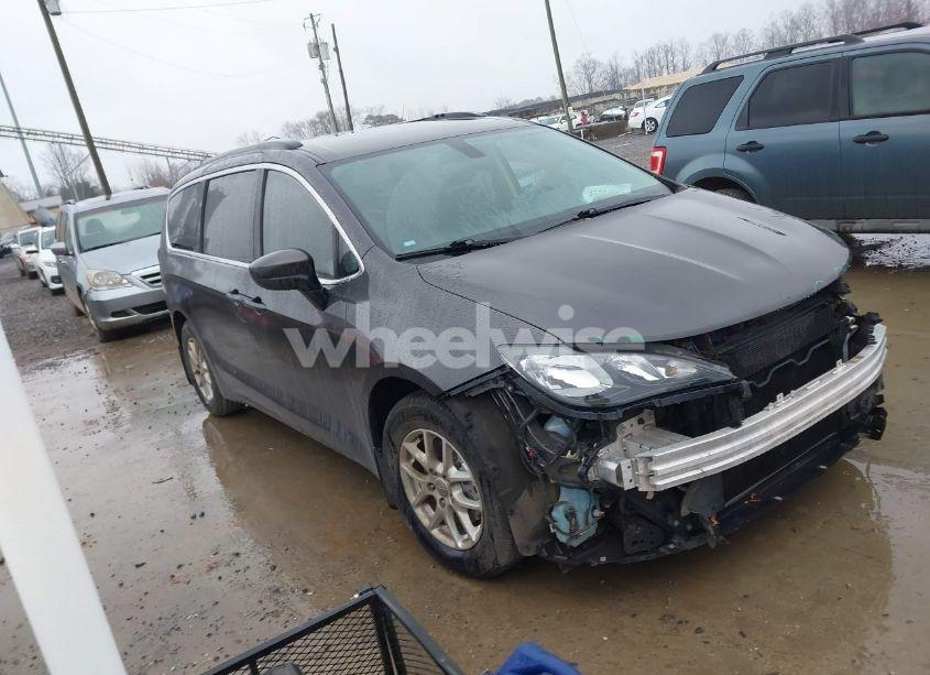 2018 Chrysler Pacifica LX (VIN 2C4RC1CG9JR158731) main photo