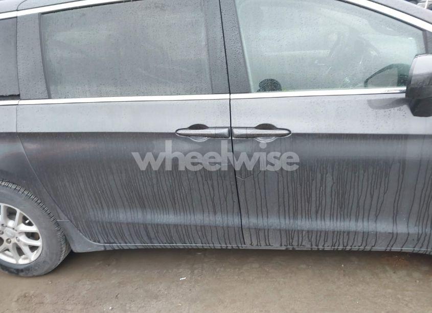 Photo 14 of 2018 Chrysler Pacifica LX (VIN 2C4RC1CG9JR158731)