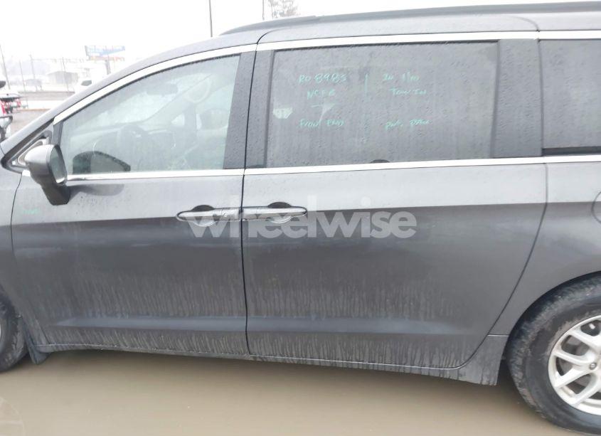 Photo 15 of 2018 Chrysler Pacifica LX (VIN 2C4RC1CG9JR158731)