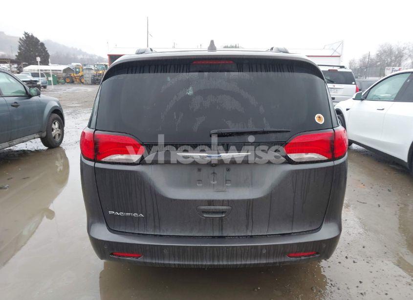 Photo 17 of 2018 Chrysler Pacifica LX (VIN 2C4RC1CG9JR158731)