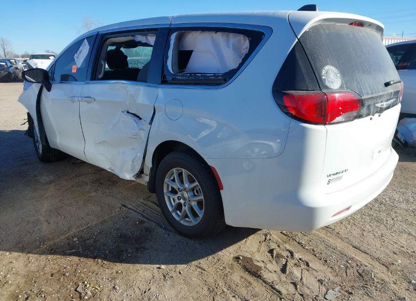 Photo 3 of 2022 Chrysler Voyager LX (VIN 2C4RC1CG9NR230050)