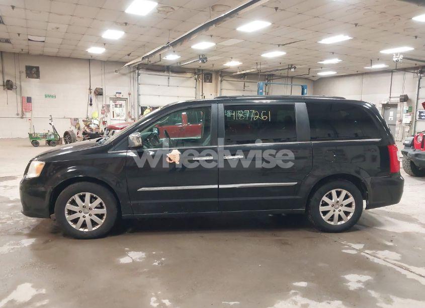 Photo 12 of 2012 Chrysler Town & COUNTRY TOURING-L (VIN 2C4RC1CGXCR136577)