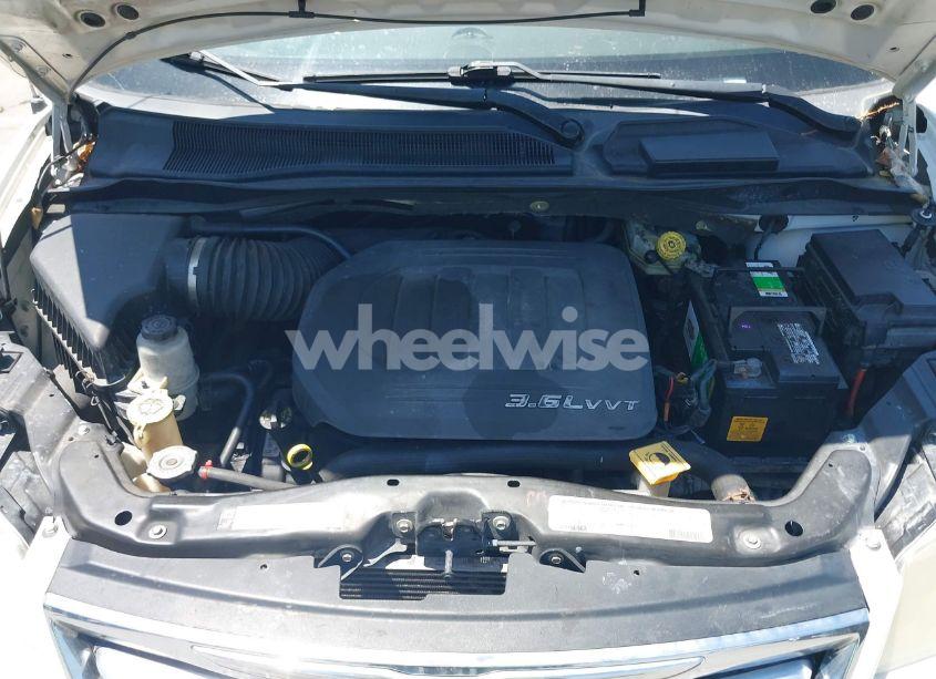 Photo 10 of 2012 Chrysler Town & COUNTRY TOURING-L (VIN 2C4RC1CGXCR303553)