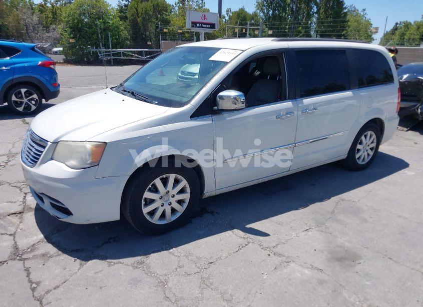 Photo 2 of 2012 Chrysler Town & COUNTRY TOURING-L (VIN 2C4RC1CGXCR303553)