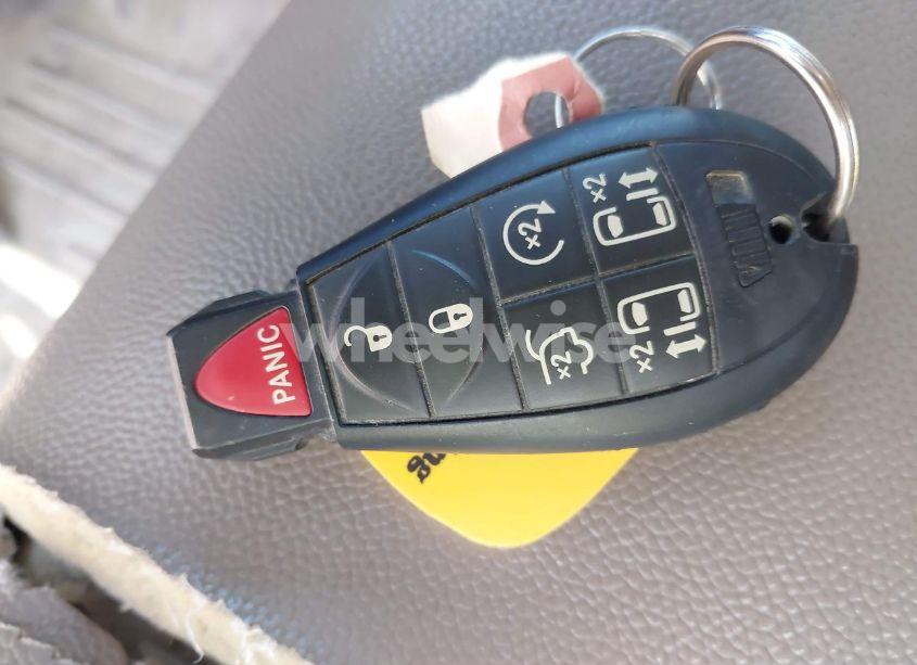 Photo 11 of 2013 Chrysler Town & COUNTRY TOURING-L (VIN 2C4RC1CGXDR511613)