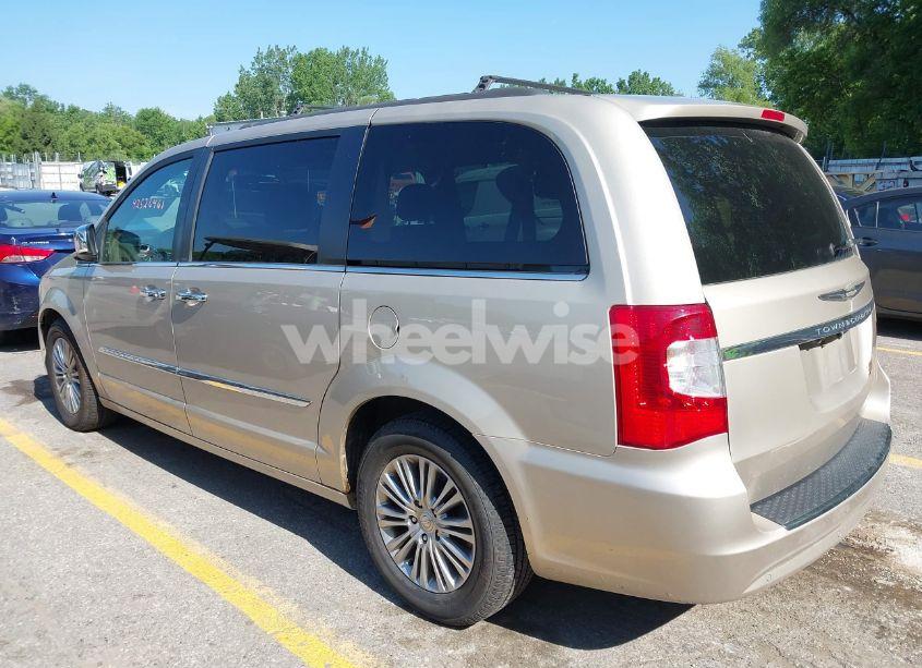 Photo 3 of 2013 Chrysler Town & COUNTRY TOURING-L (VIN 2C4RC1CGXDR511613)