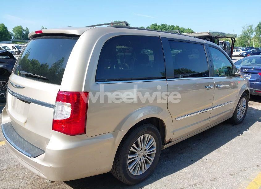 Photo 4 of 2013 Chrysler Town & COUNTRY TOURING-L (VIN 2C4RC1CGXDR511613)