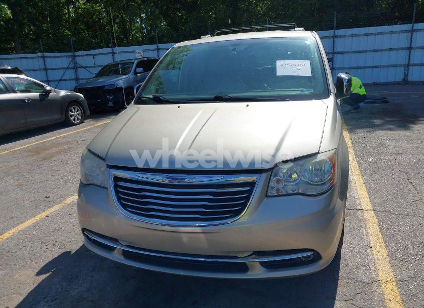Photo 6 of 2013 Chrysler Town & COUNTRY TOURING-L (VIN 2C4RC1CGXDR511613)