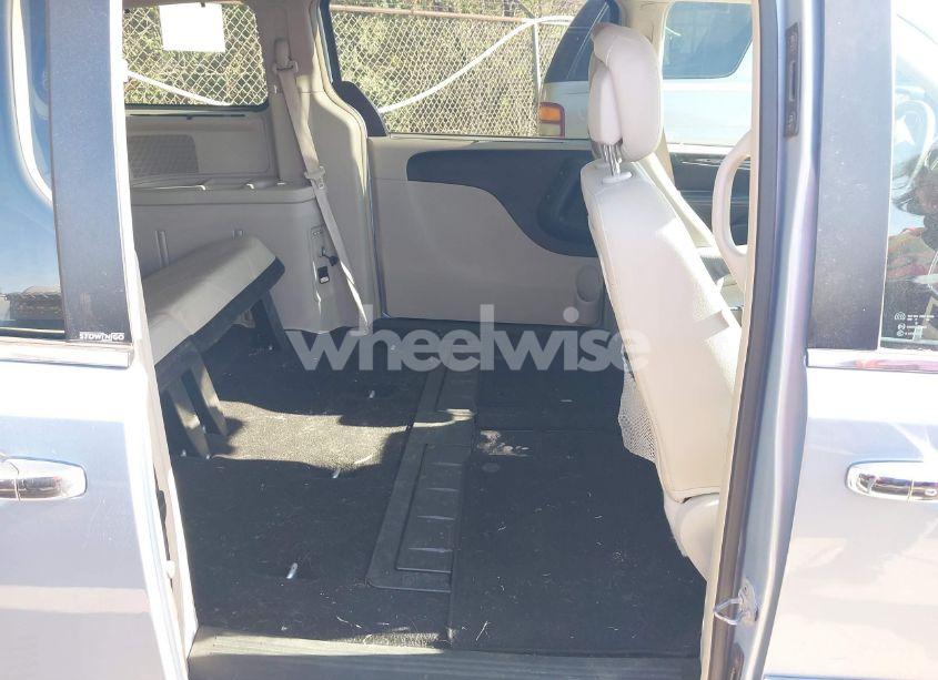 Photo 8 of 2013 Chrysler Town & COUNTRY TOURING-L (VIN 2C4RC1CGXDR542246)