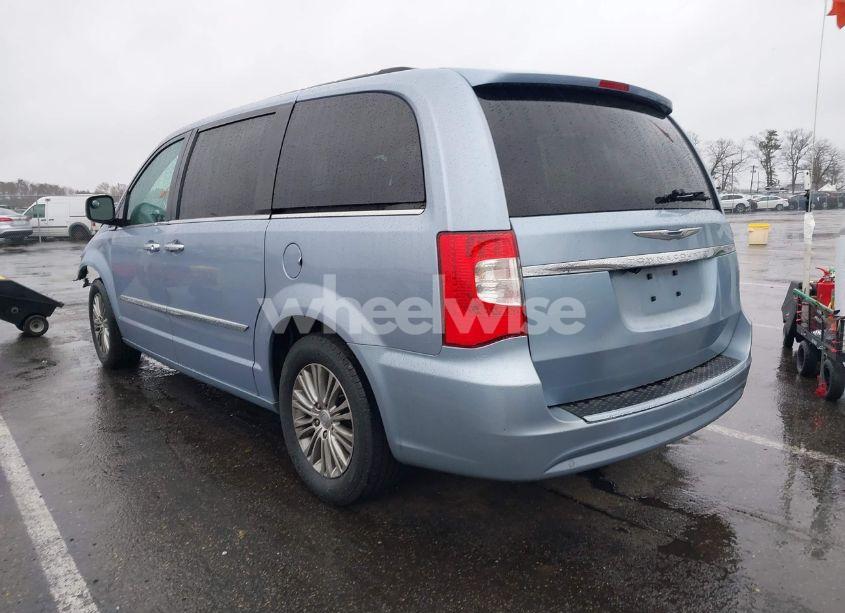 Photo 3 of 2013 Chrysler Town & COUNTRY TOURING-L (VIN 2C4RC1CGXDR589311)