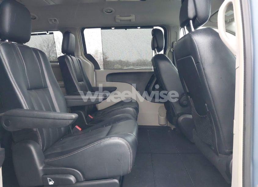 Photo 8 of 2013 Chrysler Town & COUNTRY TOURING-L (VIN 2C4RC1CGXDR589311)