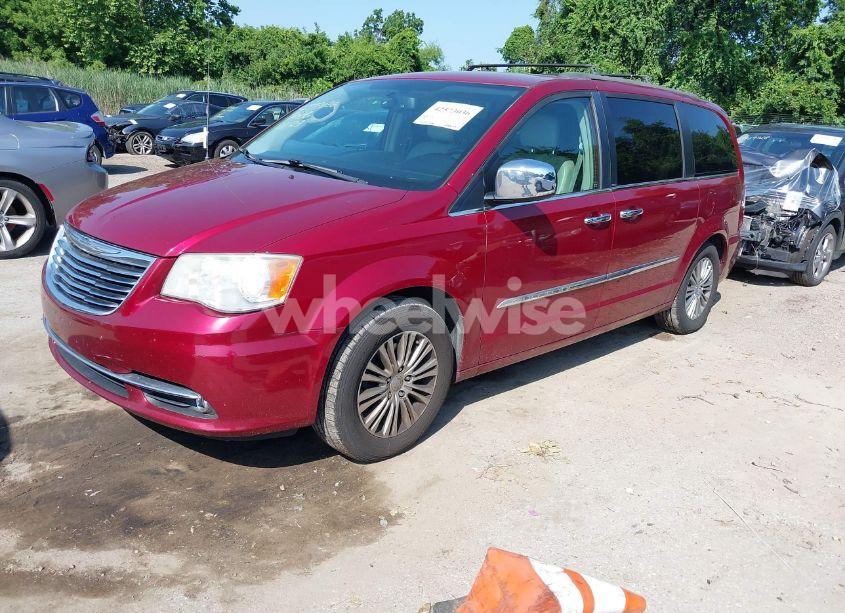 Photo 2 of 2013 Chrysler Town & COUNTRY TOURING-L (VIN 2C4RC1CGXDR596016)