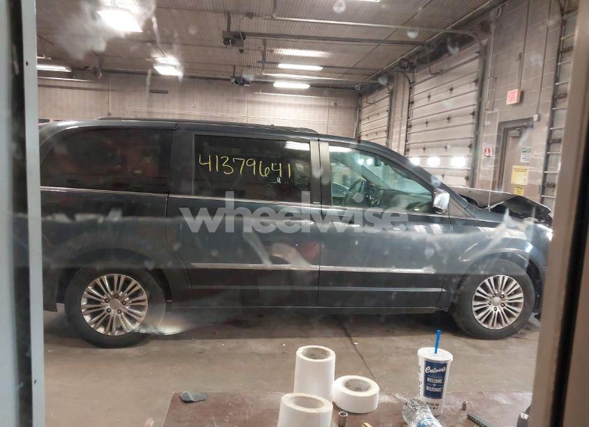 Photo 13 of 2013 Chrysler Town & COUNTRY TOURING-L (VIN 2C4RC1CGXDR615664)