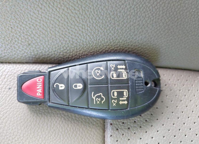 Photo 11 of 2013 Chrysler Town & COUNTRY TOURING-L (VIN 2C4RC1CGXDR647269)