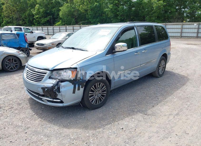 Photo 2 of 2013 Chrysler Town & COUNTRY TOURING-L (VIN 2C4RC1CGXDR647269)