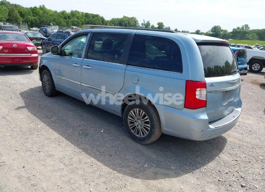Photo 3 of 2013 Chrysler Town & COUNTRY TOURING-L (VIN 2C4RC1CGXDR647269)