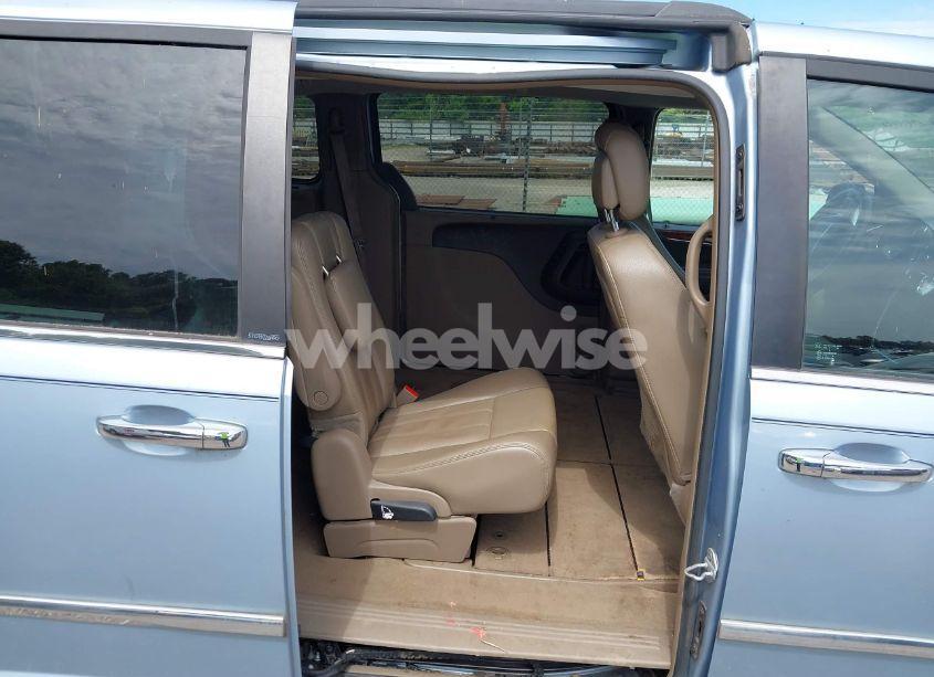 Photo 8 of 2013 Chrysler Town & COUNTRY TOURING-L (VIN 2C4RC1CGXDR647269)