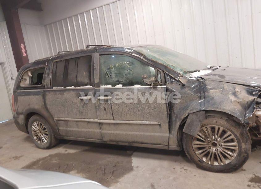 Photo 13 of 2013 Chrysler Town & COUNTRY TOURING-L (VIN 2C4RC1CGXDR677260)