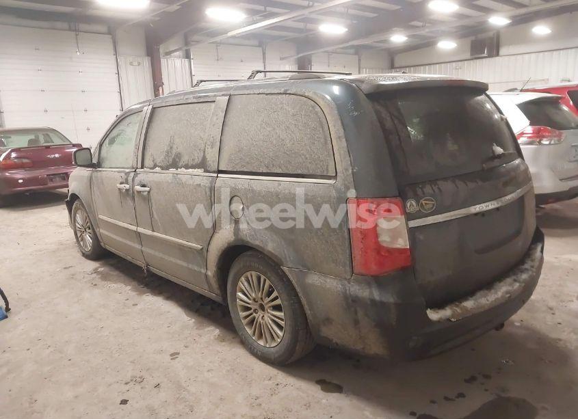 Photo 3 of 2013 Chrysler Town & COUNTRY TOURING-L (VIN 2C4RC1CGXDR677260)