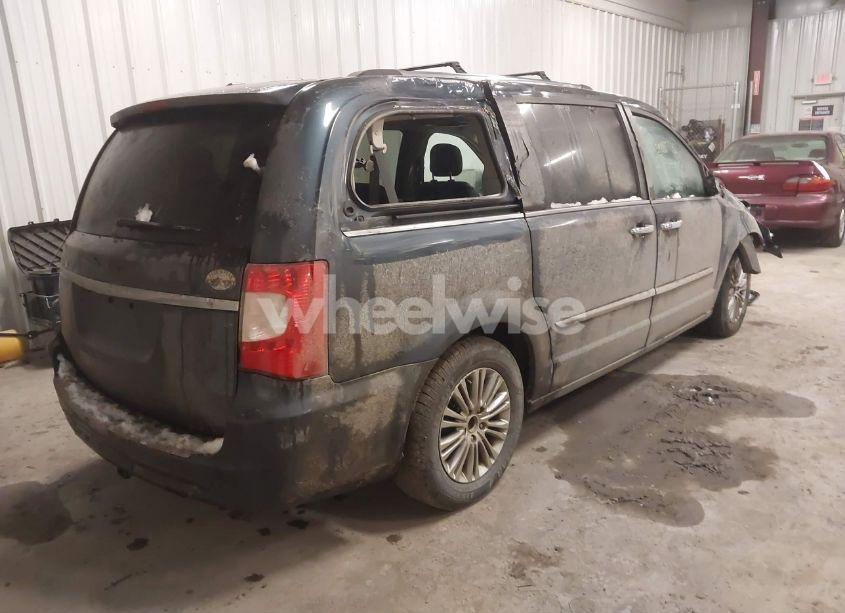 Photo 4 of 2013 Chrysler Town & COUNTRY TOURING-L (VIN 2C4RC1CGXDR677260)