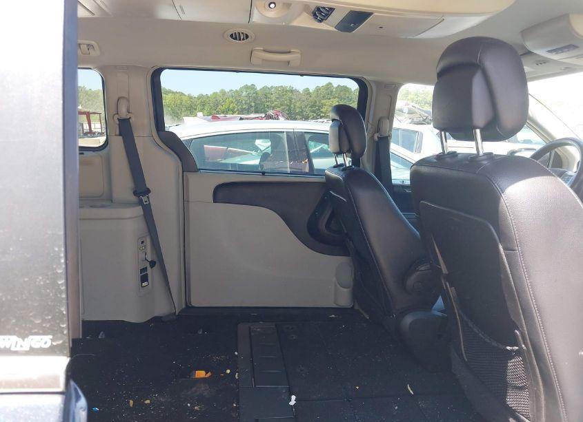 Photo 8 of 2013 Chrysler Town & COUNTRY TOURING-L (VIN 2C4RC1CGXDR734721)