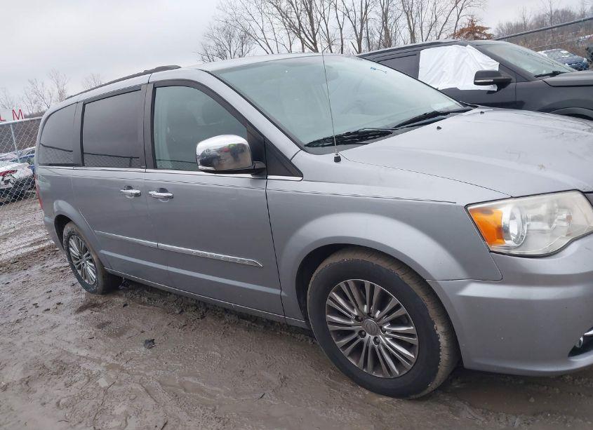 Photo 13 of 2013 Chrysler Town & COUNTRY TOURING-L (VIN 2C4RC1CGXDR778721)