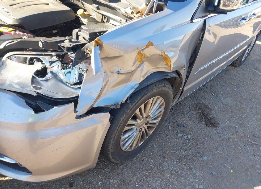 Photo 12 of 2013 Chrysler Town & COUNTRY TOURING-L (VIN 2C4RC1CGXDR781666)