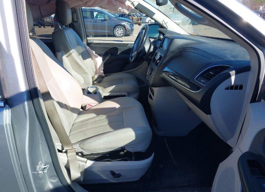 Photo 5 of 2013 Chrysler Town & COUNTRY TOURING-L (VIN 2C4RC1CGXDR781666)