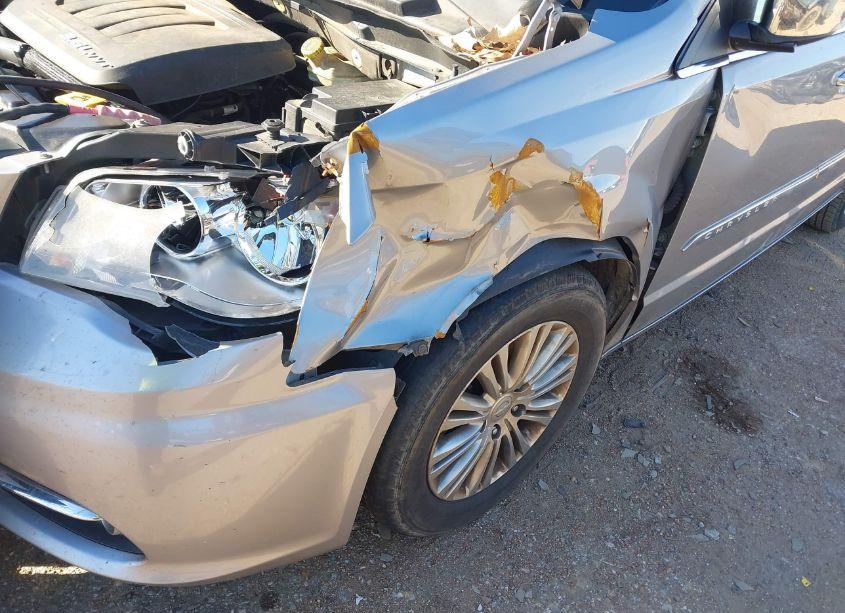 Photo 6 of 2013 Chrysler Town & COUNTRY TOURING-L (VIN 2C4RC1CGXDR781666)