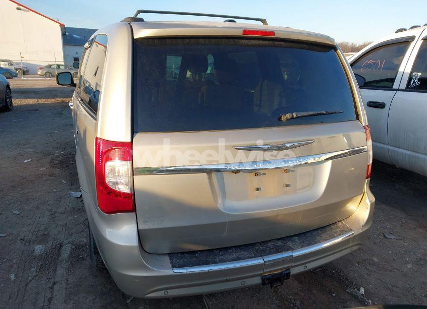 Photo 16 of 2014 Chrysler Town & COUNTRY TOURING-L (VIN 2C4RC1CGXER191906)